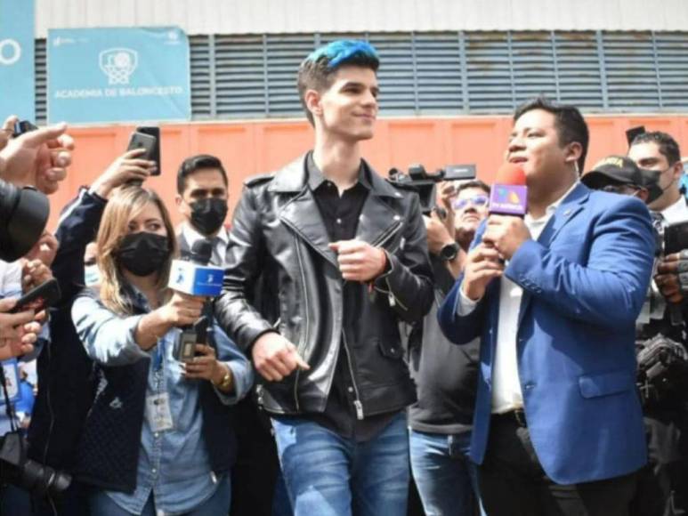 Las mejores imágenes del recibimiento de Nelson Carreras, finalista de La Academia, en Guatemala