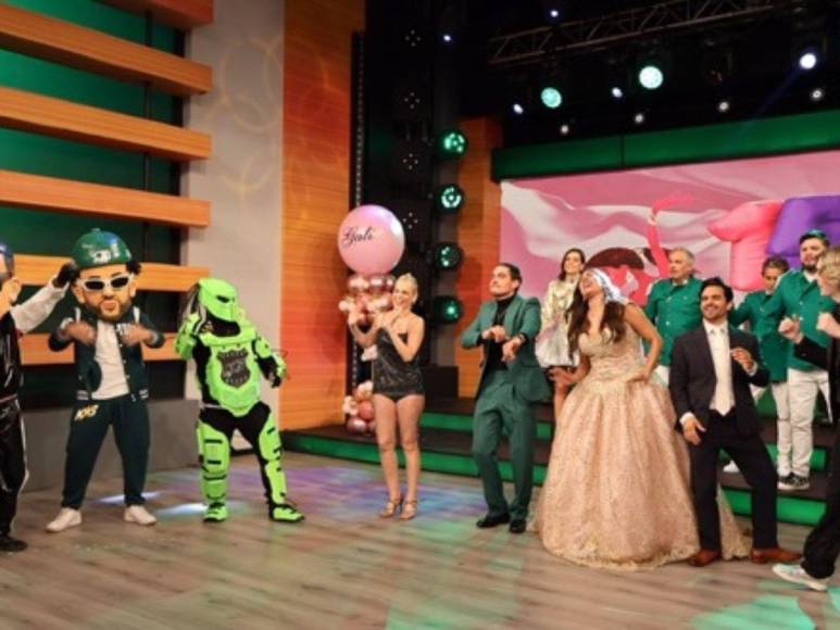 ¡Galilea Montijo de quinceañera otra vez! Conductora celebra sus 51 años