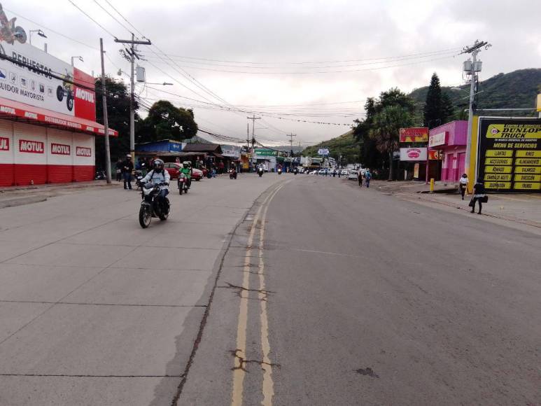 Toma de carretera al sur de la capital provoca caos vehicular