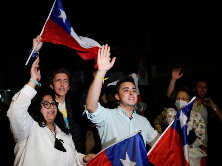 FOTOS: Chile celebra arrollador rechazo a nueva Constitución tras plebiscito de este domingo