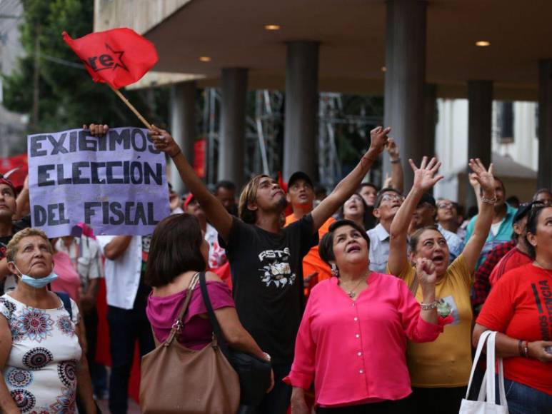 Con manifestantes en los bajos del CN y fuerte resguardo policial: así vivió Honduras el segundo día sin elección del fiscal