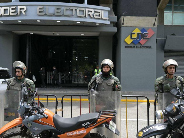 Militarizado el CNE tras disturbios en Venezuela por reelección de Maduro