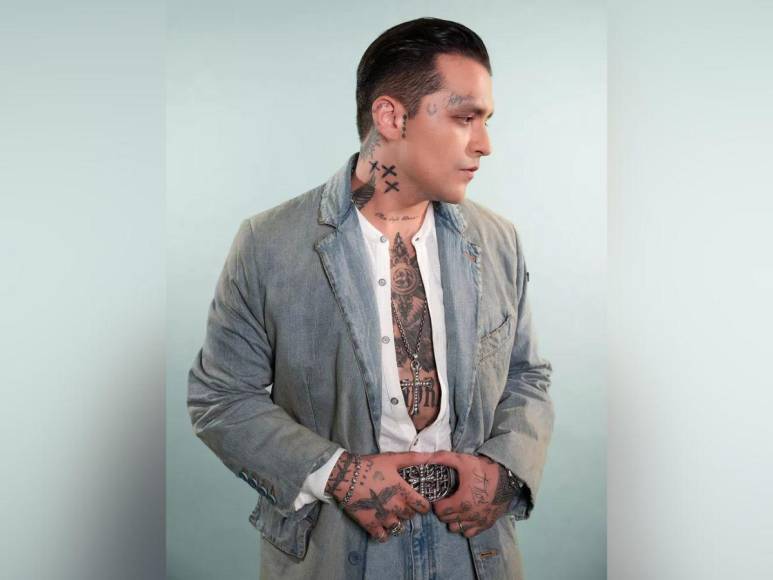 Christian Nodal entre los “50 más bellos” 2024, según revista People en Español