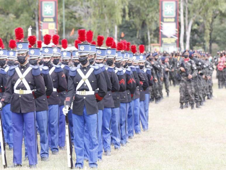 Con ascensos y condecoraciones: Así se llevo a cabo el aniversario del 197 aniversario del Ejército en Honduras