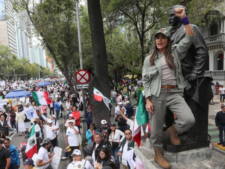 Mexicanos salen a las calles en contra de reforma judicial