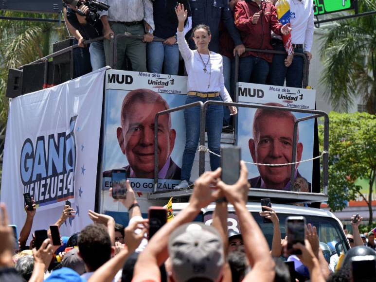 María Corina Machado sale de la clandestinidad y lidera manifestaciones contra Maduro