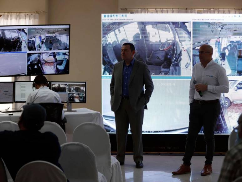 Fotos: Cámaras de reconocimiento facial y un sistema de vigilancia tendría los buses de la capital