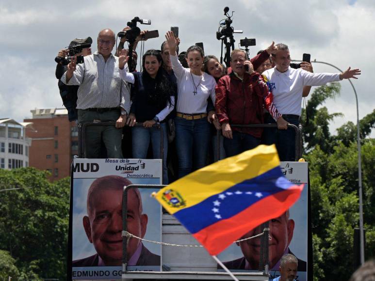 María Corina Machado sale de la clandestinidad y lidera manifestaciones contra Maduro