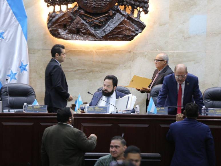 Diputados se gritan entre sí denotando la falta de consensos para legislar