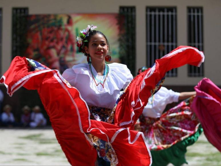 Día del cacique Lempira: elección de la india bonita y bailes folclóricos en escuelas de la capital