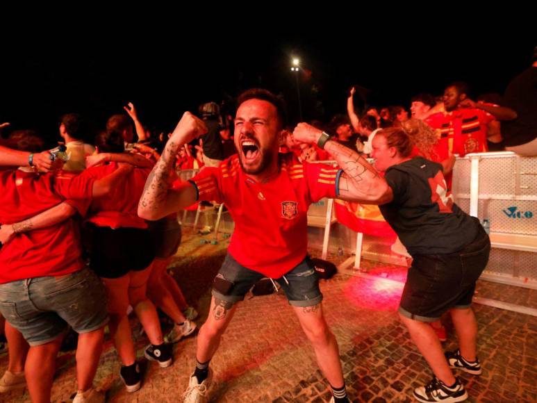 Algarabía y fuegos artificiales: así celebraron en España el triunfo en la Eurocopa 2024