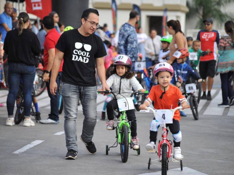 ¡Vamos, pedaleen!: Así arrancó la Vuelta Ciclística Infantil 2023