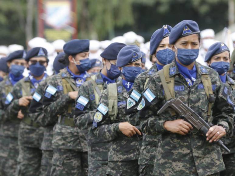 Con ascensos y condecoraciones: Así se llevo a cabo el aniversario del 197 aniversario del Ejército en Honduras