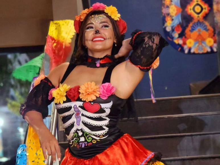 Milagro Flores se vuelve “Catrina” y deslumbra con su transformación