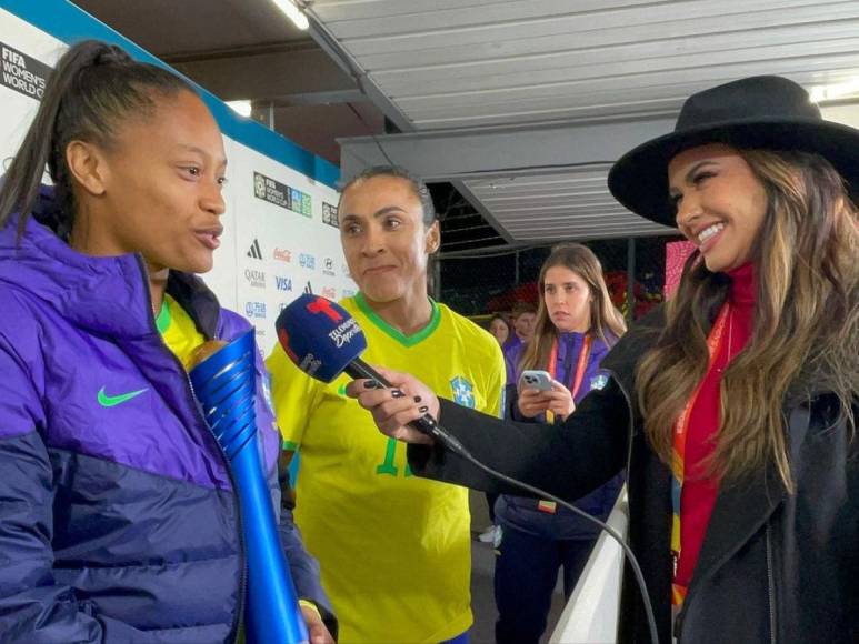 Rodeada de grandes figuras: Ana Jurka destaca dando cobertura al Mundial Femenino 2023