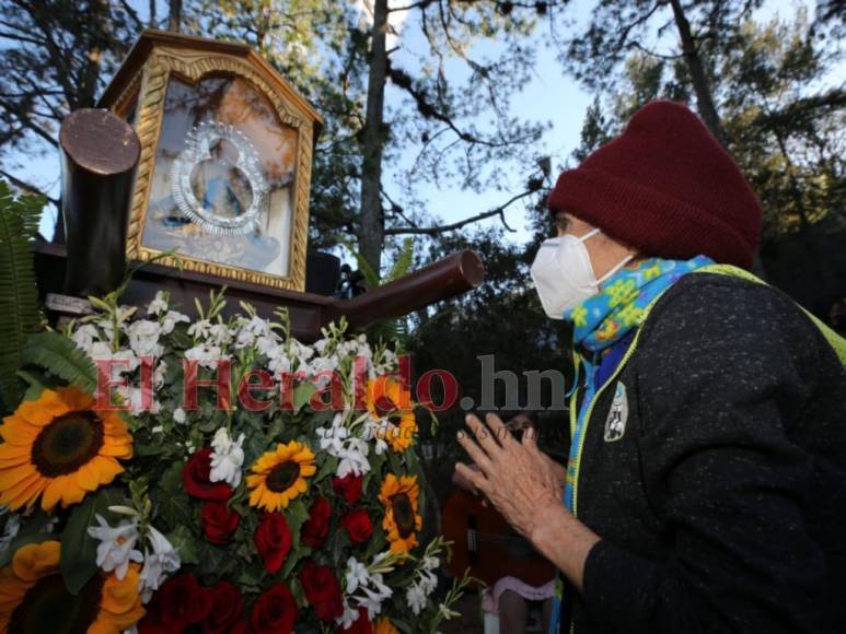 Con misa en El Piligüín celebran aniversario de la Virgen de Suyapa (FOTOS)