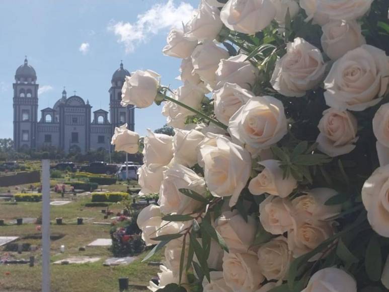 Entre flores y recuerdos de su trayectoria despiden al empresario hondureño Jorge Bueso Arias