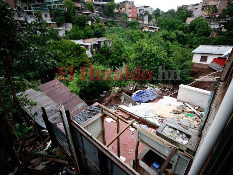 Zozobra, dolor y evacuaciones: el ambiente tras derrumbes en la colonia La Esperanza de la capital