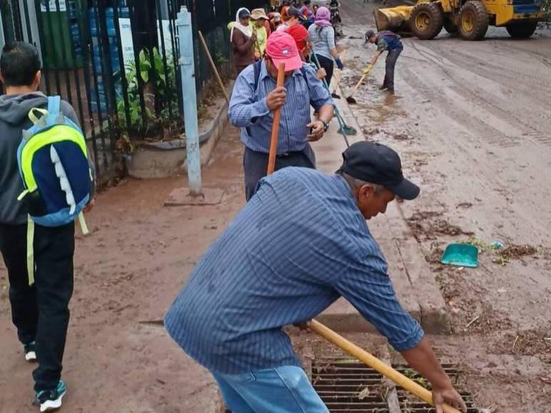 Lodo, desplome de muros y alcantarillas saturadas dejaron lluvias en el Distrito Central