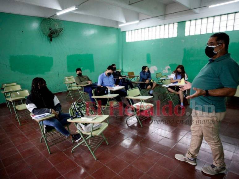 Así se vivió el retorno a clases presenciales en los centros educativos de la capital (Fotos)