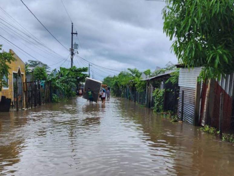 Un muerto, evacuaciones y múltiples inundaciones: Choloma vuelve a estar en riesgo por Julia