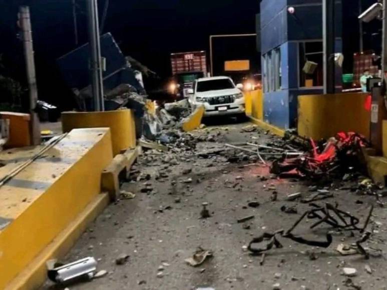 Las impactantes imágenes del choque de una rastra contra el peaje de Santa Cruz de Yojoa