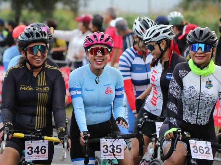 Guapas y talentosas: Las bellezas que adornaron la competencia ciclística más grande de Honduras