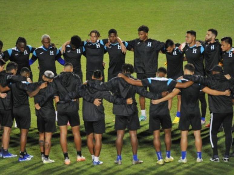 Palabras de Rueda a Palma y Ruiz cambia del estilo: último entrenamiento de Honduras