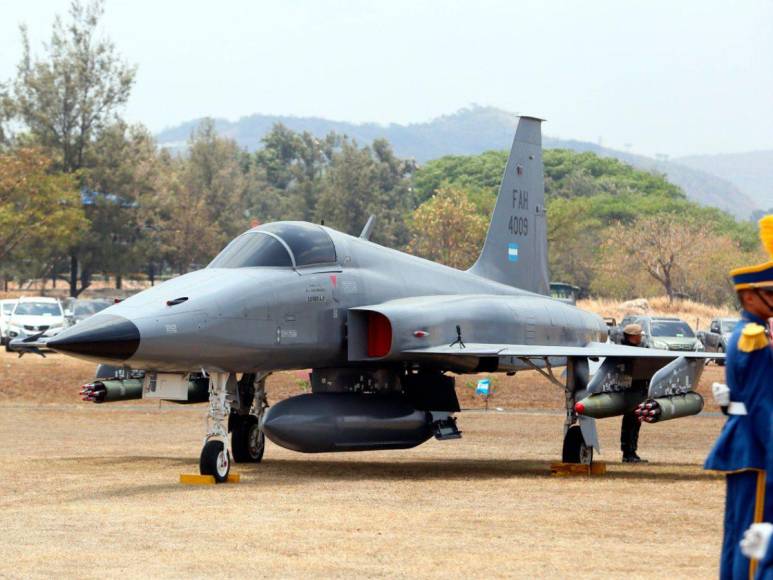 Con ceremonia y espectáculo de aeronaves, Fuerza Aérea Hondureña celebra su 93 aniversario