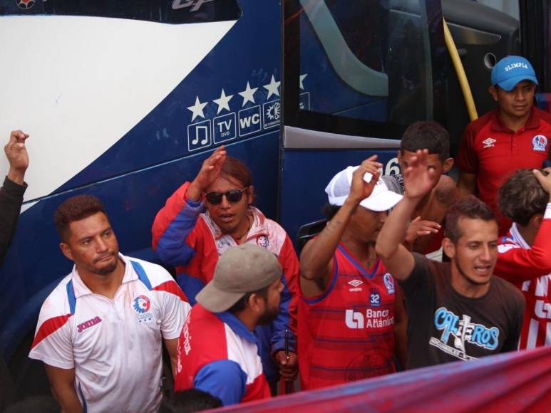 La gran llegada de la Ultra Fiel al primer partido de Olimpia en el Clausura 2024