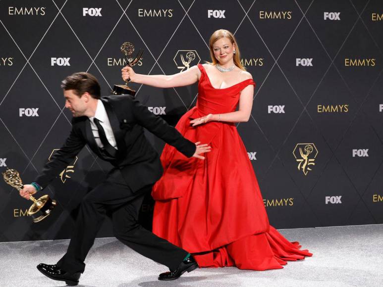 Emmy: Entre ovaciones, errores y todo lo que las cámaras no captaron