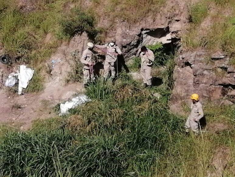 Seis cuerpos fueron rescatados de cueva en Villa Nueva, dos enteros y cuatro desmembrados