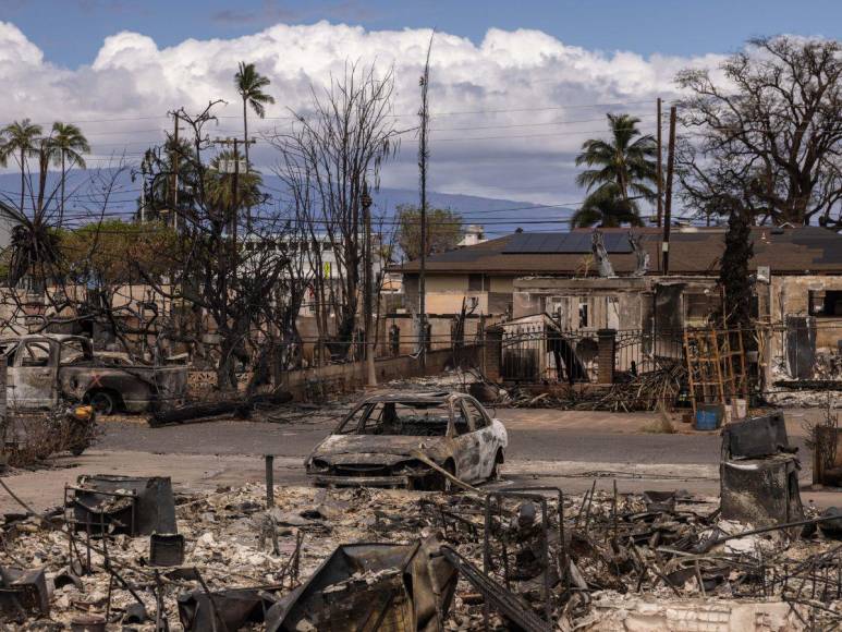 El misterio detrás la casa de techo rojo que sobrevivió a los incendios en Hawái