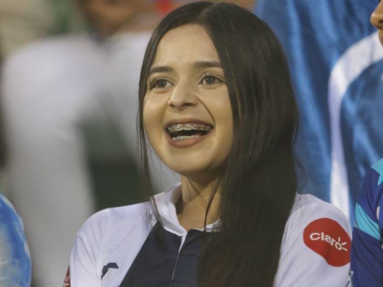 Bellezas que roban suspiros y emoción previo al clásico de Olimpia vs Motagua