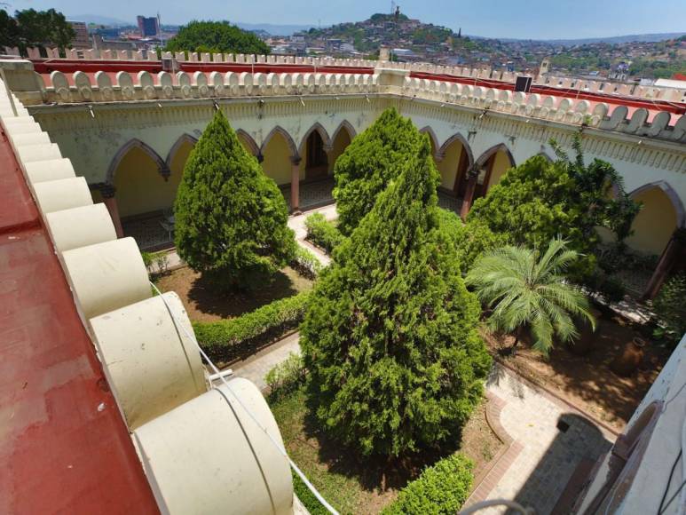 Recorrido por la antigua Casa Presidencial de Tegucigalpa