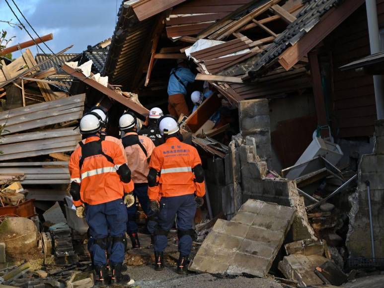 Imágenes del terremoto en Japón, que cobró la vida de al menos 55 personas