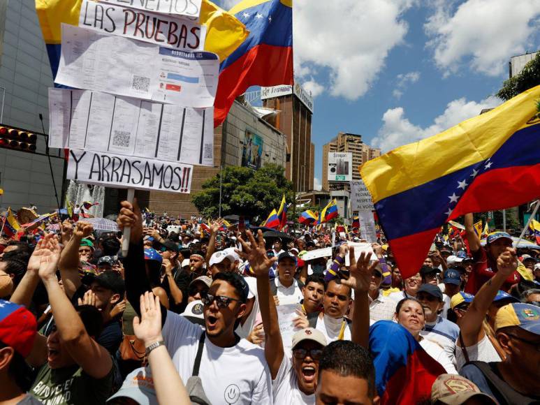 Venezolanos vuelven a las calles e intensifican rechazo al triunfo de Maduro