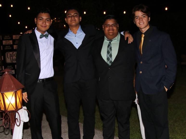 Prom Night 2024 de la Saint John’s Academy: Una noche de elegancia y triunfos