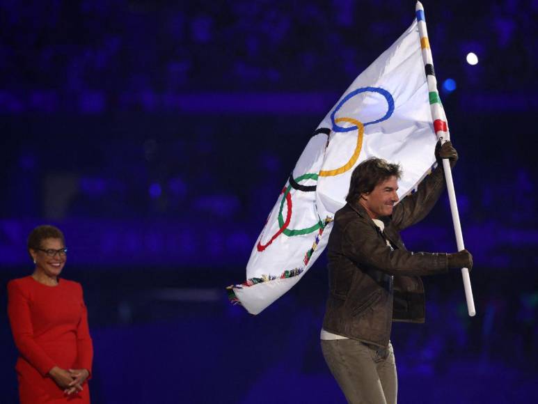 Tom Cruise actuó en la ceremonia de clausura de París-2024