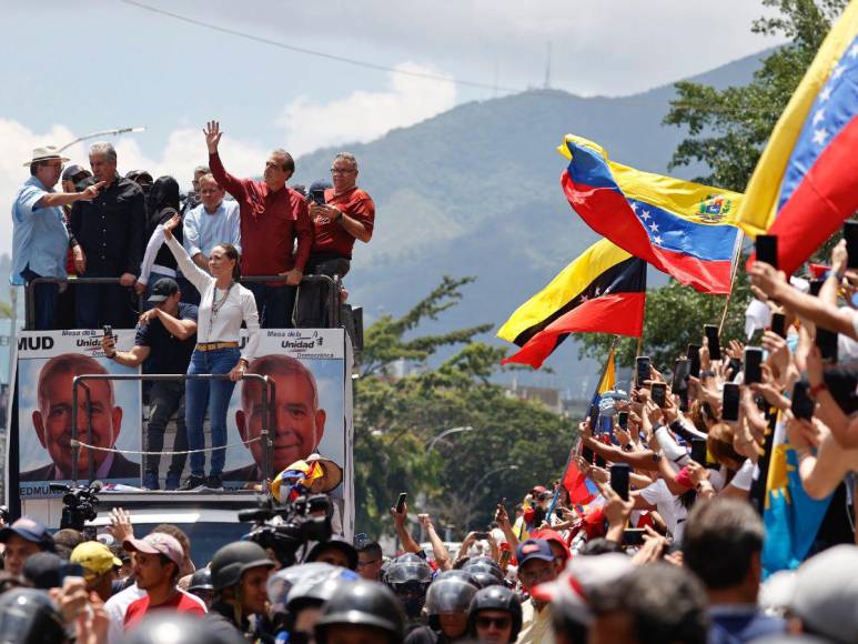 Venezolanos vuelven a las calles e intensifican rechazo al triunfo de Maduro