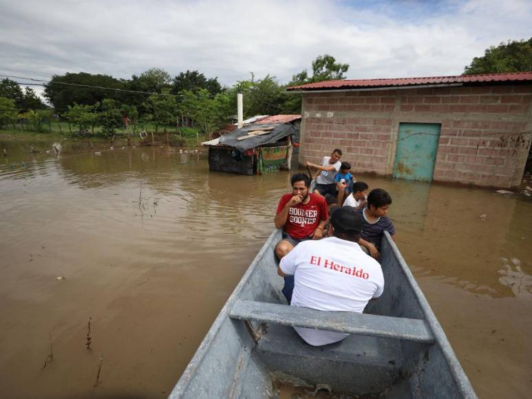 Rodeados de agua permanecen pobladores de Valle, tras paso de Pilar