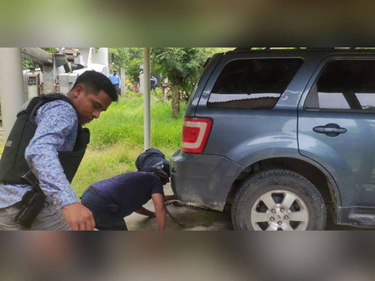 Sin placas y escondido en una galera: así encontraron el supuesto vehículo de Belkys Molina