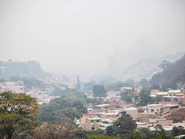 ¡Imparable contaminación! Densa capa de humo permanece sobre Tegucigalpa