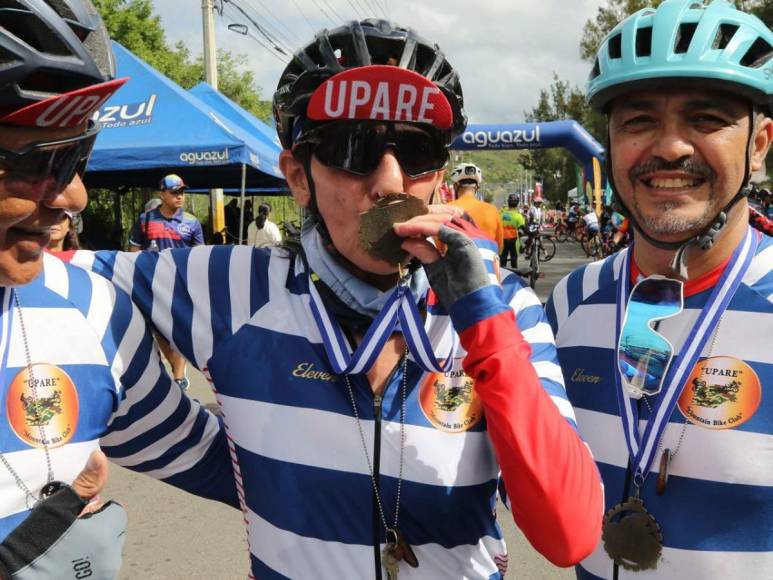 Jackelin Rock, la admirable abuelita de la Vuelta Ciclística