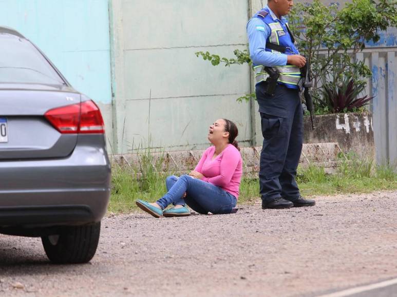 Doloroso momento: familia llega a reconocer a joven que murió en accidente salida a Valle de Ángeles