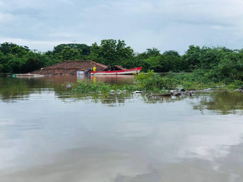 Fuertes lluvias desencadenan inundaciones en El Cubulero, Alianza, Valle