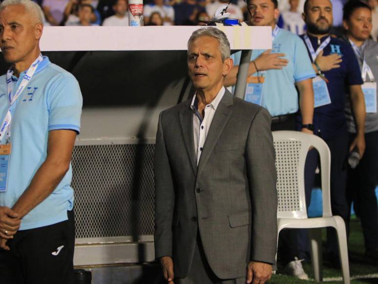 Ovaciones, los consejos de Rueda a Ruiz, ola de celebraciones y todo lo que no se vio en la goleada de Honduras ante Granada