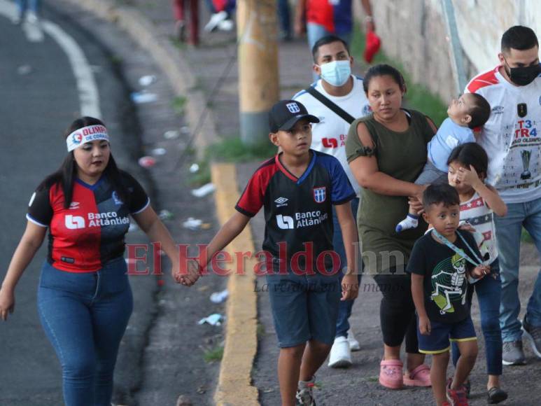 ¡Infierno blanco! Así se vive la previa del Olimpia-Municipal en el Chelato Uclés