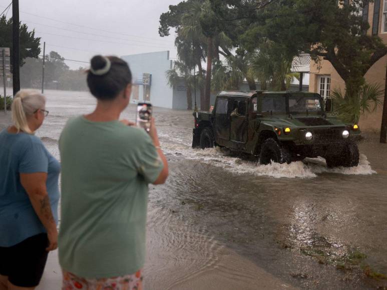 Imágenes del paso de la tormenta tropical Debby en el sureste de EUA