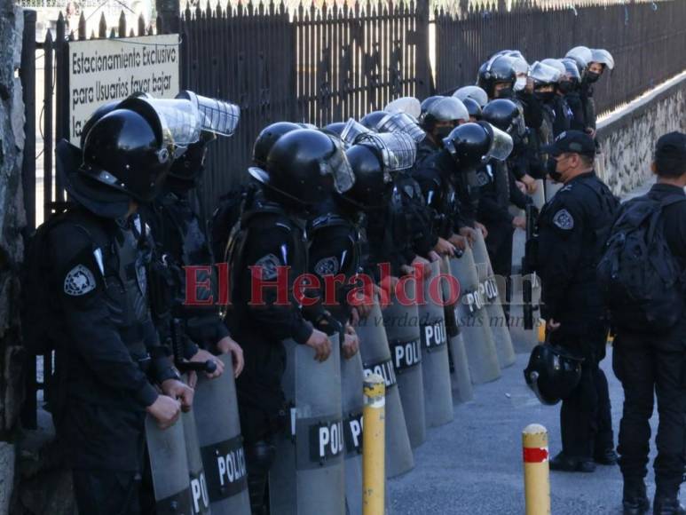 Totalmente blindada amanece Corte Suprema de Justicia por audiencia de JOH (FOTOS)